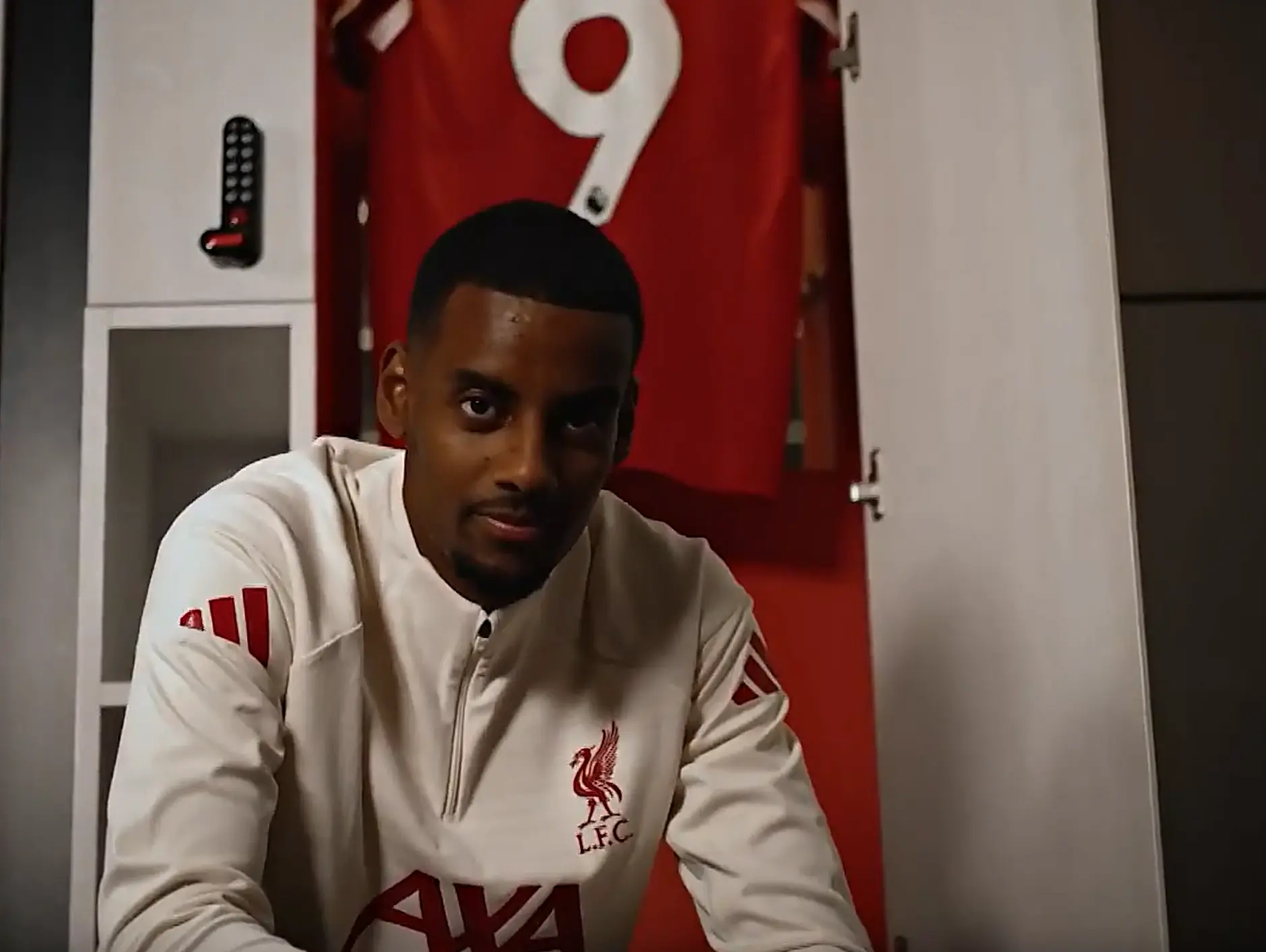 由于沃尔特, div