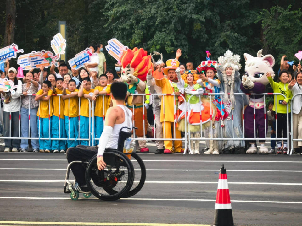 多年前的丝, 结热情的城 多年前的丝, 结热情的城